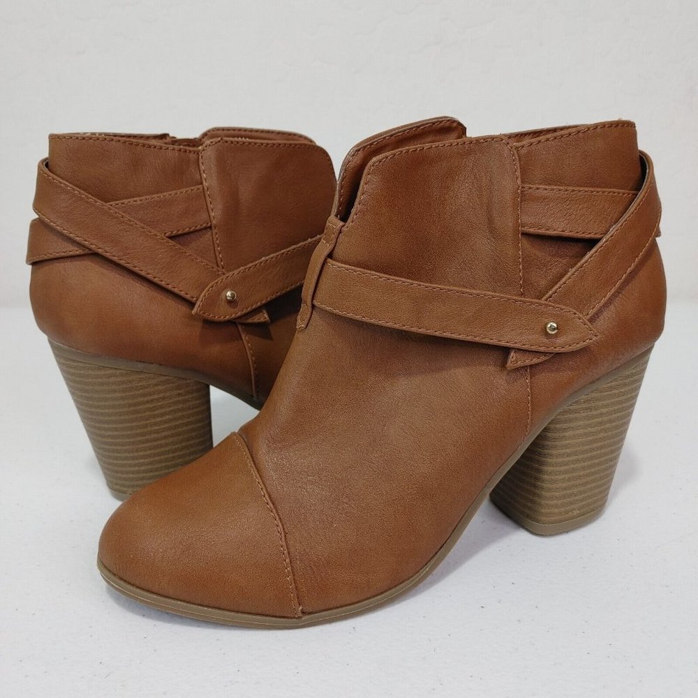 Lauren Conrad Brown Ankle Boots with Side Zip, Strap & Brass Buckle Size…